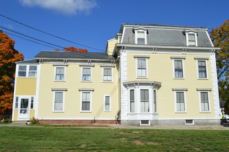 130 Main St in Plaistow, NH - Building Photo - Building Photo