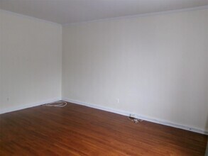 69-14 Fresh Meadow Ln-Unit -1 in Queens, NY - Building Photo - Building Photo