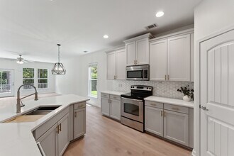 28 Melody Dr in Pooler, GA - Building Photo - Building Photo