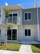 25707 SW 144th Ave in Naranja, FL - Building Photo