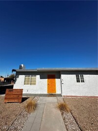 2213 E Oakey Blvd in Las Vegas, NV - Building Photo - Building Photo