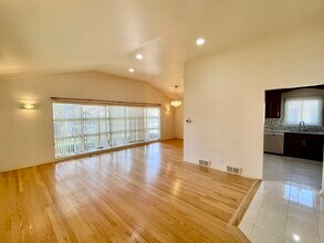 4825 Sherwin Ave in Lincolnwood, IL - Building Photo - Building Photo