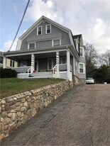 51 Summer St in Westerly, RI - Building Photo