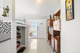 4056 38th Way S in St. Petersburg, FL - Building Photo - Building Photo