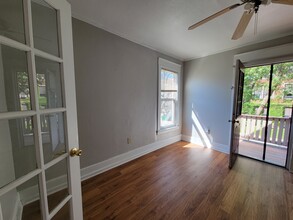 2840 N Bartlett Ave, Unit Upper in Milwaukee, WI - Building Photo - Building Photo