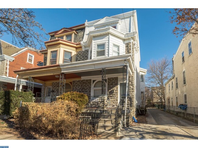 4317 Manayunk Ave in Philadelphia, PA - Foto de edificio - Building Photo