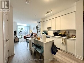 36 Elm Dr W in Mississauga, ON - Building Photo - Building Photo