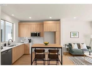 1570 SE 50th Ave in Portland, OR - Building Photo - Building Photo