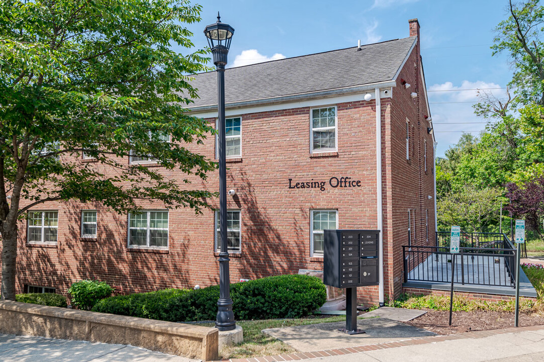 Buchanan Gardens Apartments in Arlington, VA - Building Photo