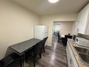 938 N Van Ness Ave in Fresno, CA - Building Photo - Building Photo