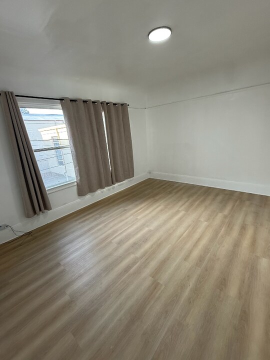 2055 Berkeley Way, Unit 2053 in Berkeley, CA - Foto de edificio