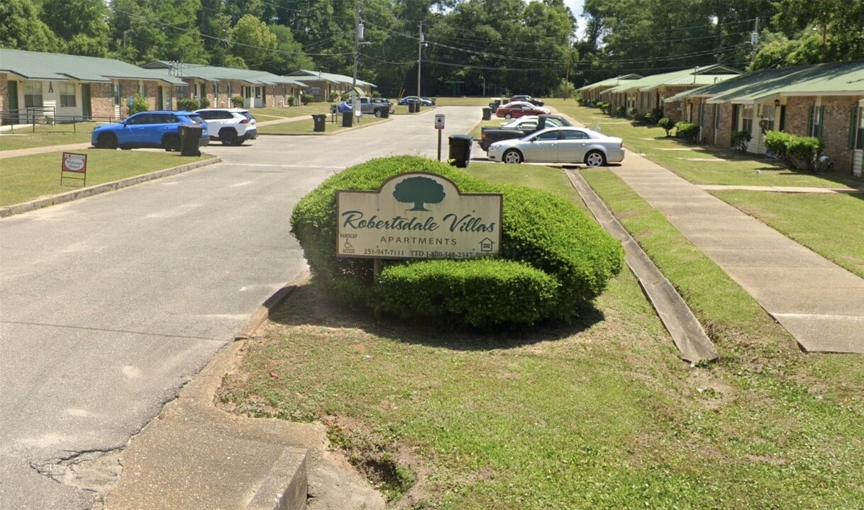 23330 College Ave in Robertsdale, AL - Building Photo