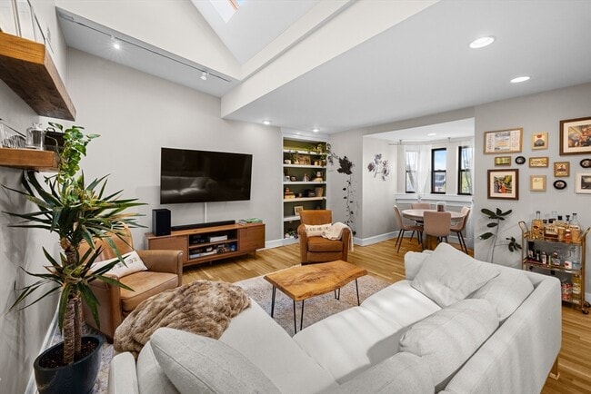 530 Massachusetts Ave in Boston, MA - Building Photo - Building Photo