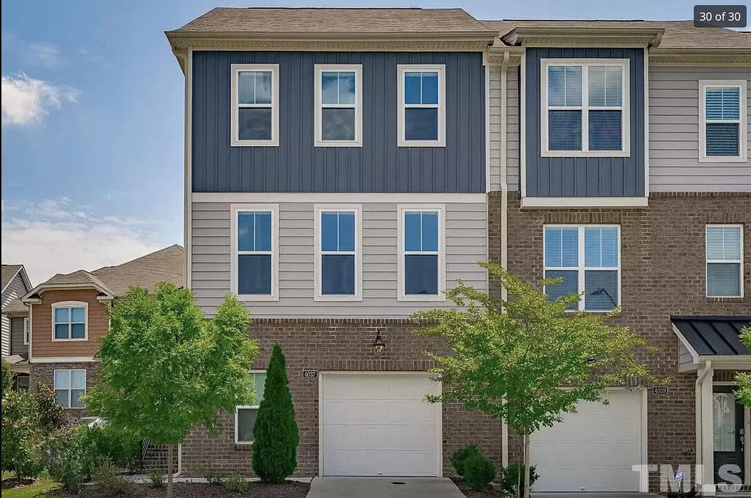 4037 Sykes St in Cary, NC - Foto de edificio