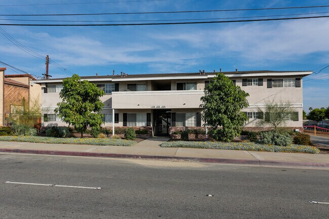 1322 Mountain Ave in Duarte, CA - Building Photo - Building Photo