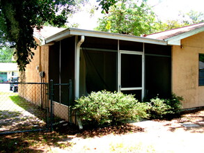 4709 Larch Dr in Zephyrhills, FL - Building Photo - Building Photo