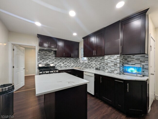 136 Lexington Ave in Paterson, NJ - Building Photo - Building Photo