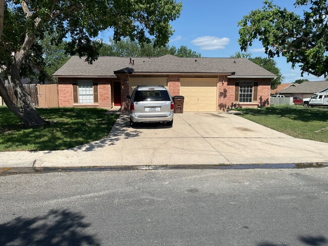 property at 5512 Lochmoor