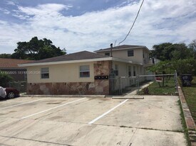 726 21st St in West Palm Beach, FL - Building Photo