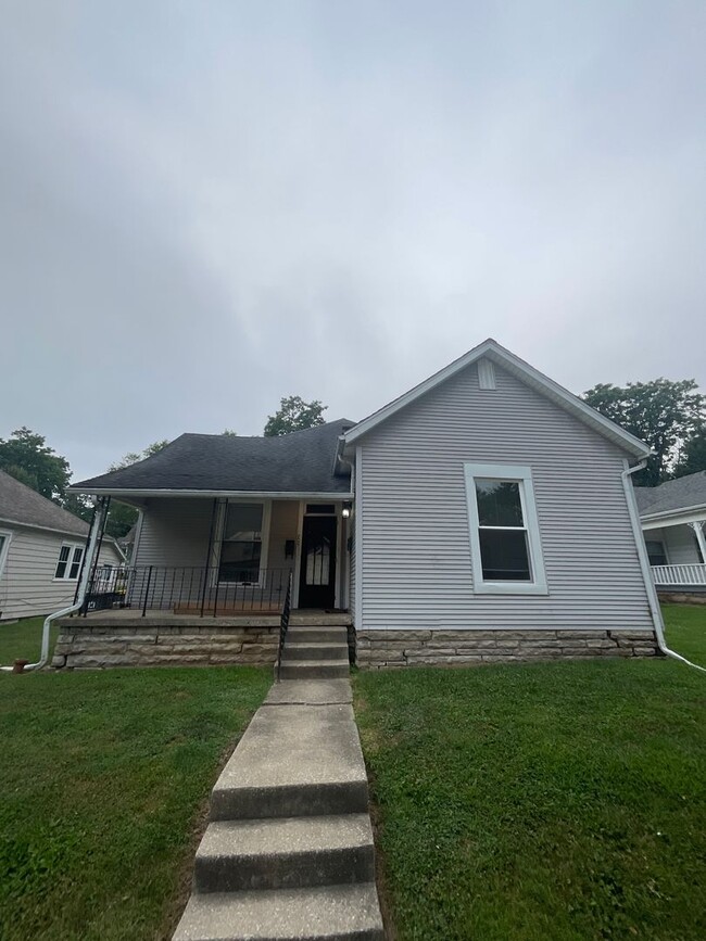 705 N Lincoln St