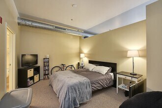 1924 N Hubbard St, Unit 413 in Milwaukee, WI - Building Photo - Building Photo