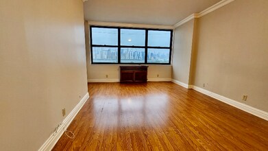 7002 JFK Blvd E in Guttenberg, NJ - Building Photo - Building Photo
