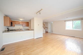 360 Littleton Rd in Chelmsford, MA - Building Photo - Building Photo
