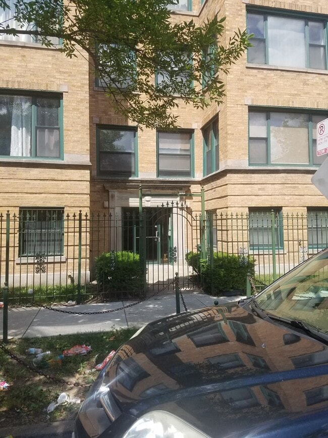 property at 7306 S Yates Blvd