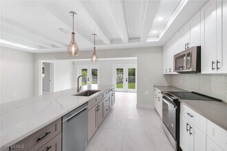 27296 Buccaneer Dr in Bonita Springs, FL - Building Photo - Building Photo