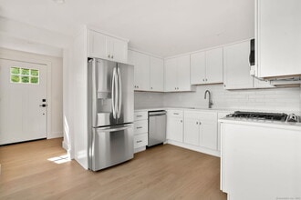 29 Pease Ave in Fairfield, CT - Building Photo - Building Photo