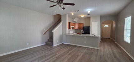 7810 Kingsbury Wood in San Antonio, TX - Building Photo - Building Photo