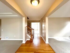 2835 Forest Creek Ln in Naperville, IL - Building Photo - Building Photo