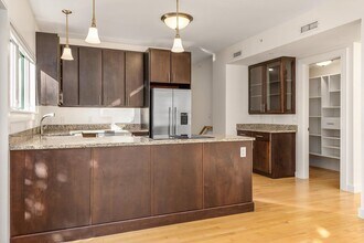 677 Dennett St in Portsmouth, NH - Building Photo - Building Photo