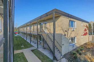 Park Place Apartments in Glenview, IL - Building Photo - Building Photo