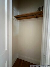 1144 Commonwealth Ave, Unit 43 in Boston, MA - Foto de edificio - Building Photo