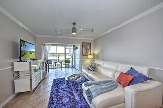 1175 Mainsail Dr in Naples, FL - Building Photo - Building Photo