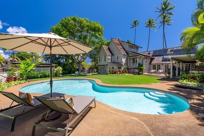 4584 Kahala Ave in Honolulu, HI - Foto de edificio - Building Photo