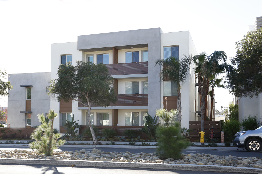 Grace Village Apartments in Santa Barbara, CA - Building Photo