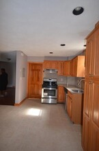 224 Chelsea St, Unit 2 in Boston, MA - Building Photo - Building Photo