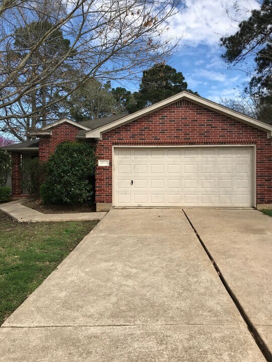 10718 Windswept in Montgomery, TX - Building Photo