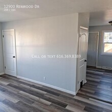 12900 Renwood Dr in Holland, MI - Foto de edificio - Building Photo