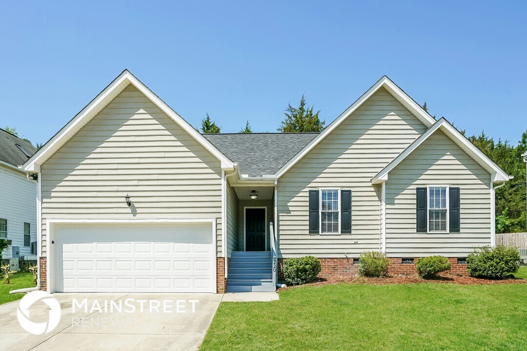 220 Cross Current Ln in Raleigh, NC - Foto de edificio