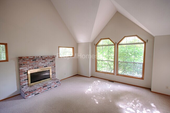 26 Spinosa in Lake Oswego, OR - Foto de edificio - Building Photo