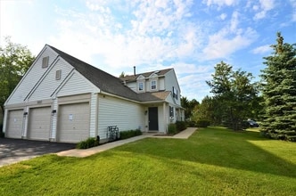 2227 Waterleaf Ct, Unit 201 in Naperville, IL - Building Photo - Building Photo