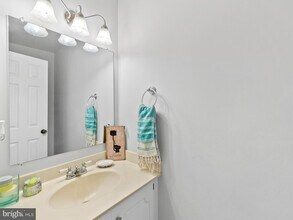 2602 Oakledge Ct in Vienna, VA - Building Photo - Building Photo