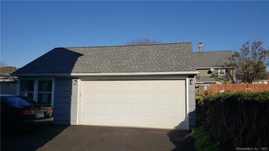 56 Hallock St in Bridgeport, CT - Building Photo - Building Photo