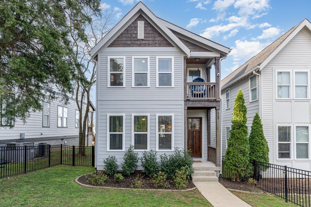 928 Thomas Ave in Nashville, TN - Building Photo