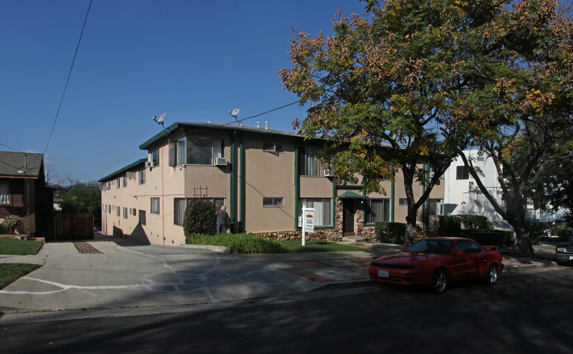 1351 Armadale Ave in Los Angeles, CA - Building Photo