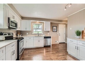 1316 Holdridge Terrace in Wayzata, MN - Building Photo - Building Photo
