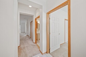 5221 Village Run Ave in Des Moines, IA - Building Photo - Building Photo